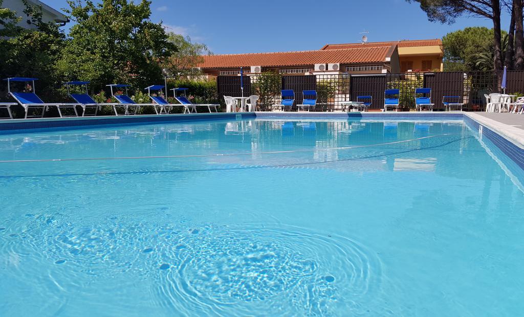Hotel Lilly มารินา ดิ กัมโป ภายนอก รูปภาพ